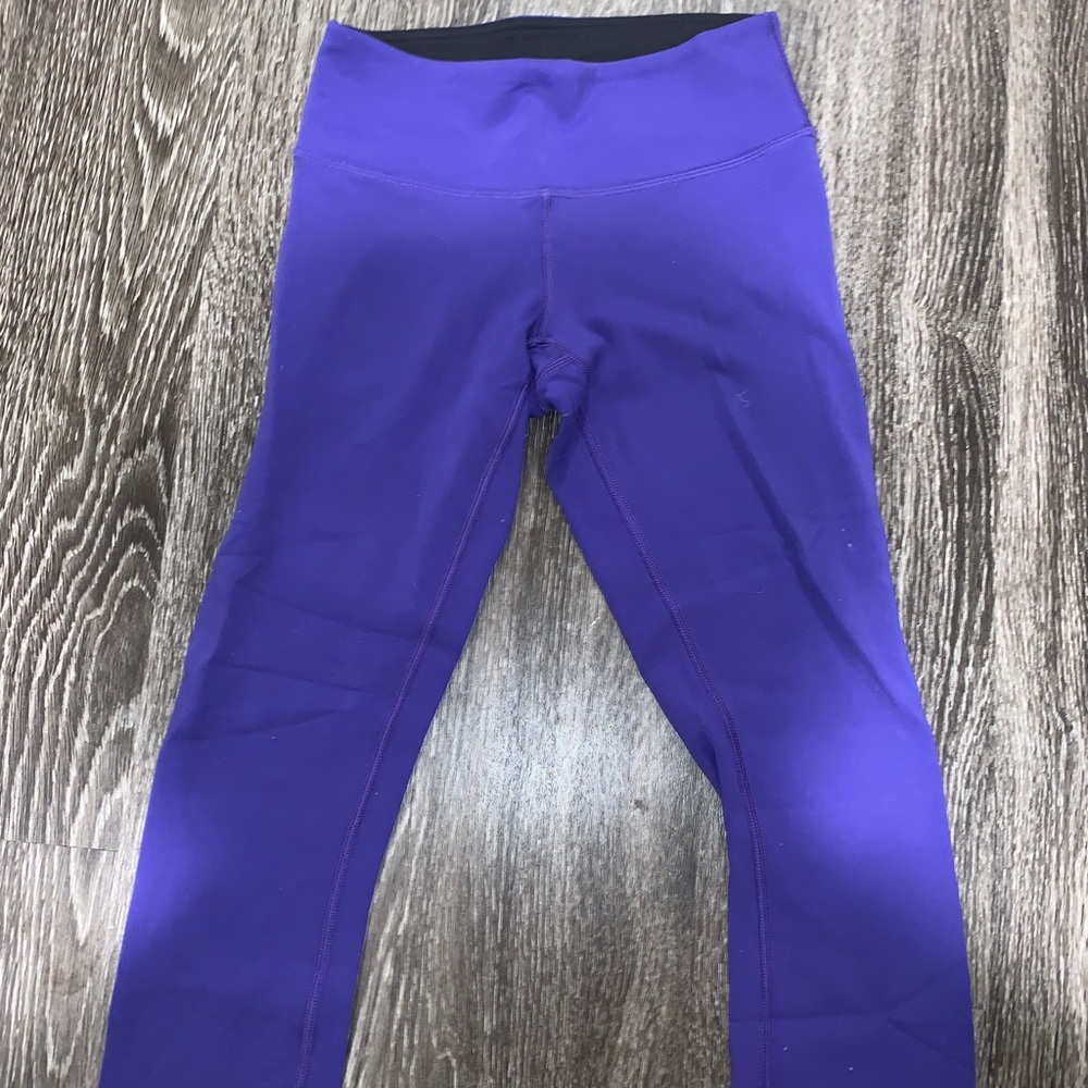 Purple Lululemon wonder under leggings